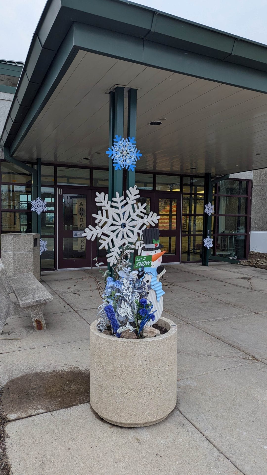 Entryway decorations (snowflakes)