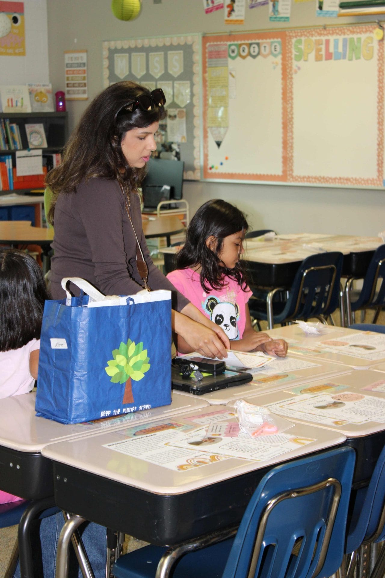 1st grade student and her mom