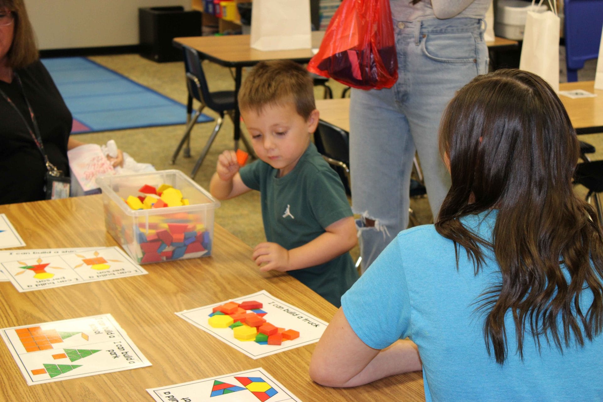 Kinder student