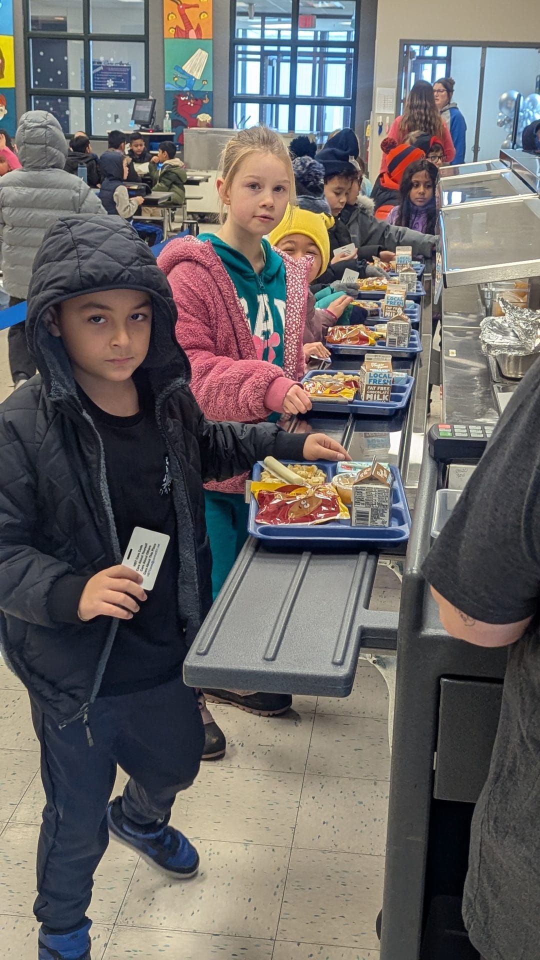 2nd graders at lunch